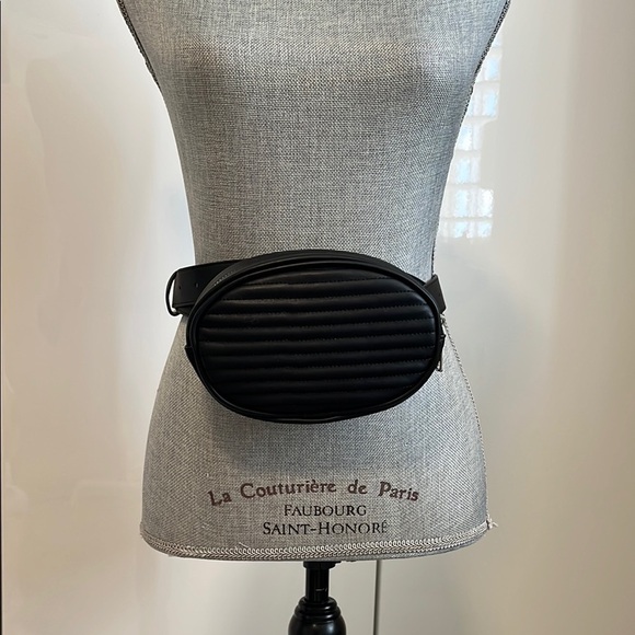 NWOT STEVE MADDEN Chevron Quilted Belt Bag Belt Women - Picture 1 of 10